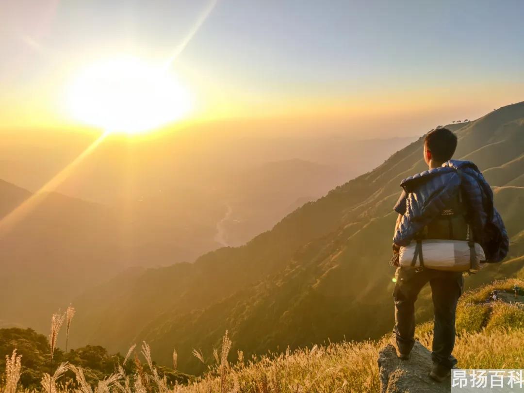 去哪里旅游人比较少（国庆去哪儿玩人少）