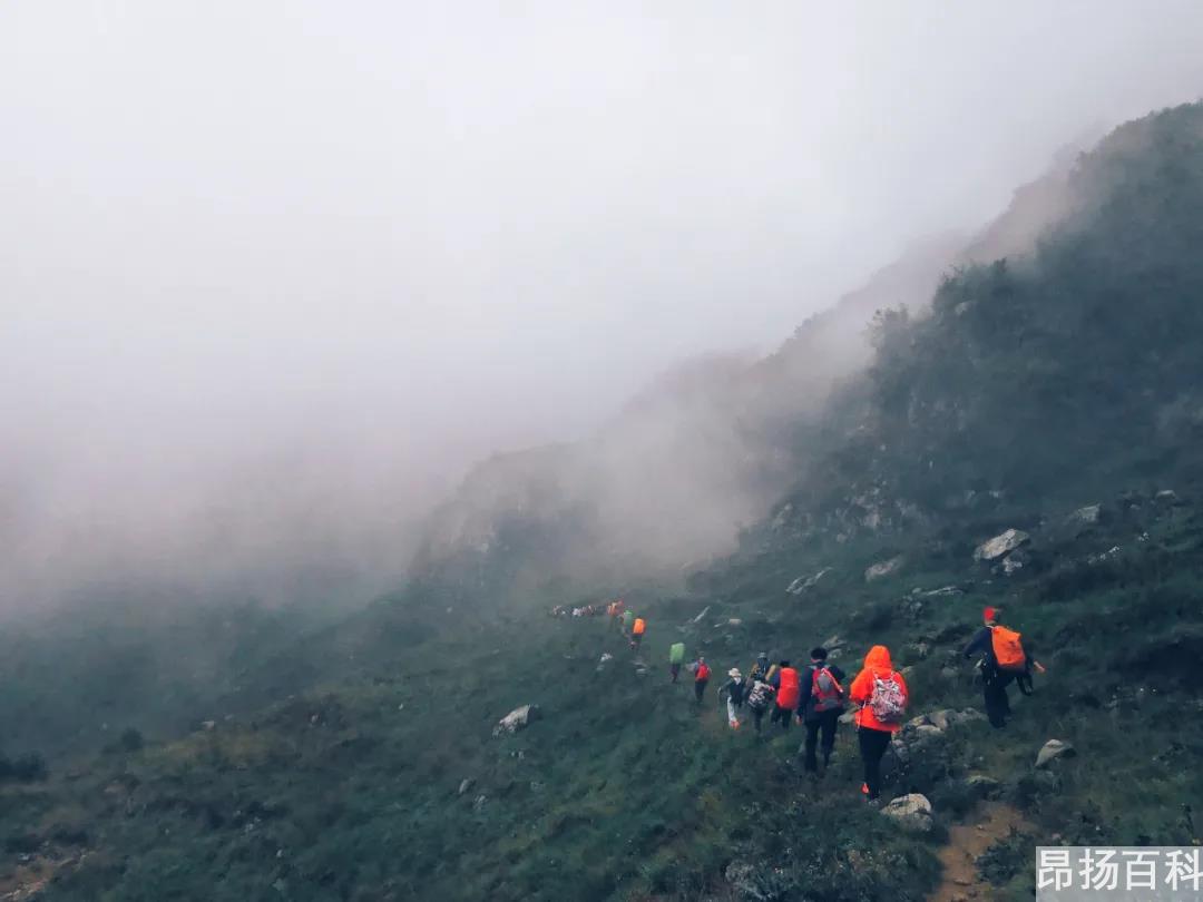 去哪里旅游人比较少（国庆去哪儿玩人少）